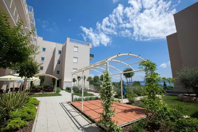 Sale of senior residence just 70 m from the sea on Crikvenica riviera - 18