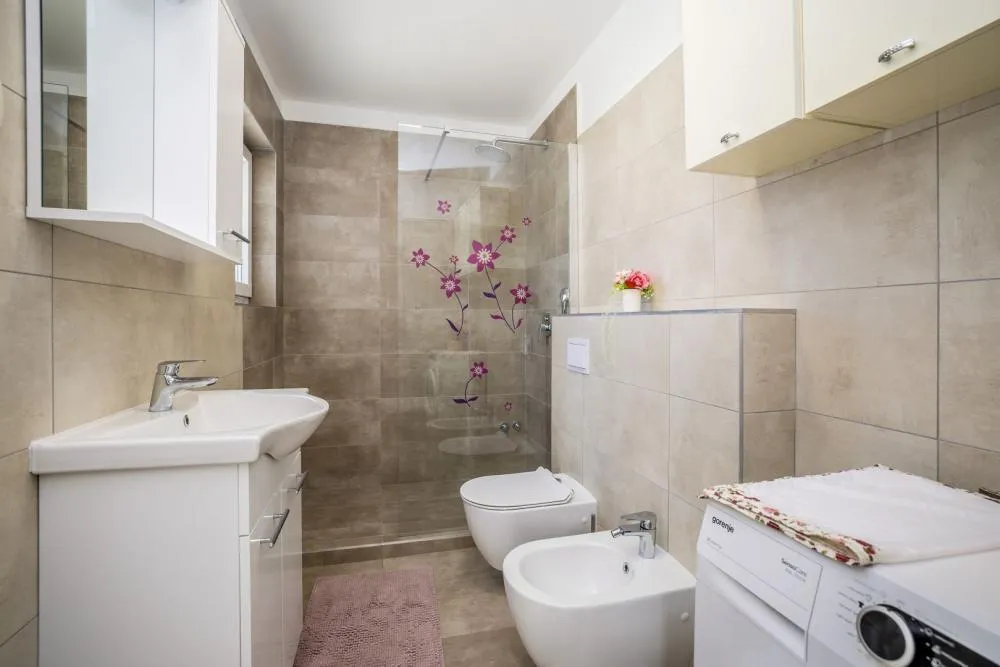 Hotel mit 7 Zimmern in Čižići, Dobrinj, Kroatien, zu verkaufen - 14