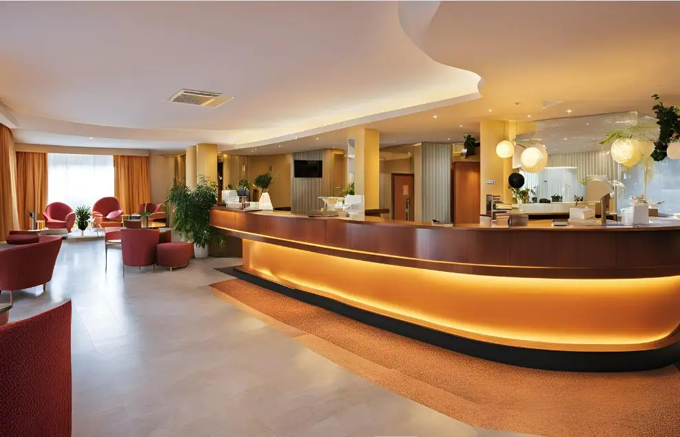 Hotel 3*** zu verkaufen in der Nähe des bezaubernden Strandes, Cattolica, Foto 1