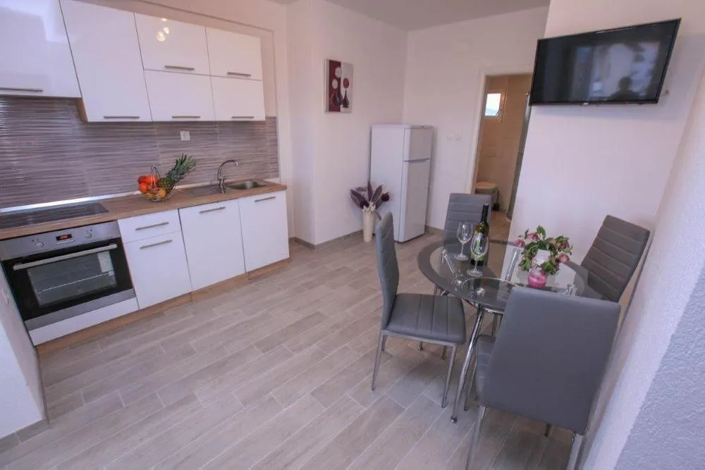 Hotel mit 10 Zimmern in Rogoznica, Kroatien, zu verkaufen - 6