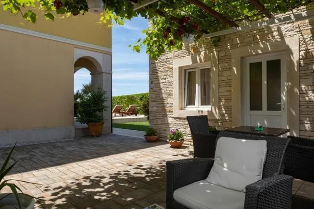 Hotel with 11 rooms in Rovinjsko Selo, Rovinj, Croatia, for sale - 11