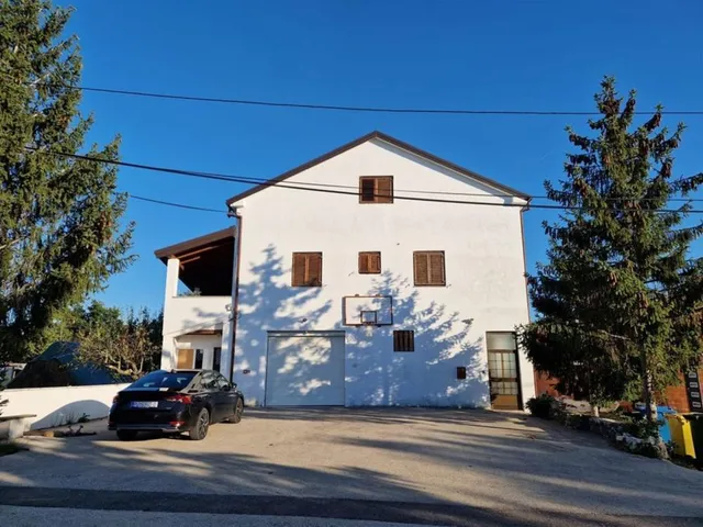 Hotel mit 694 m² in Poreč, Kroatien, zu verkaufen