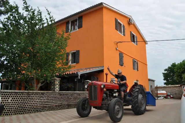 Hotel mit 10 Zimmern in Poreč, Kroatien, zu verkaufen