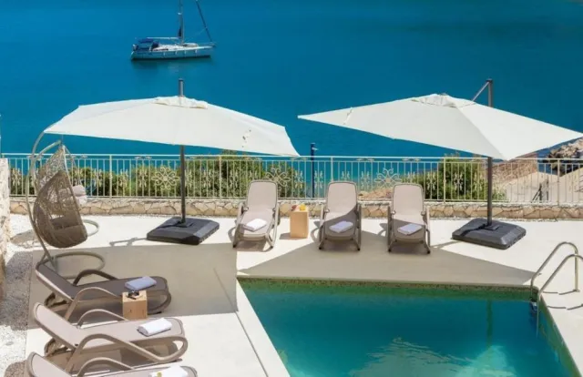 Hotel with 13 rooms in Marina, Croatia, for sale