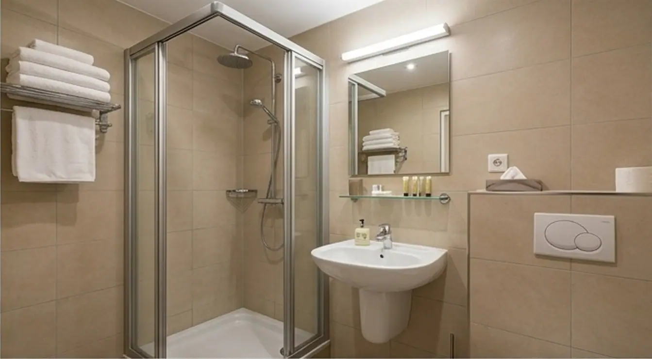For sale City Hotel as a Prime Apartment House with Restaurant, 8,1% return, Frankfurt, photo 2