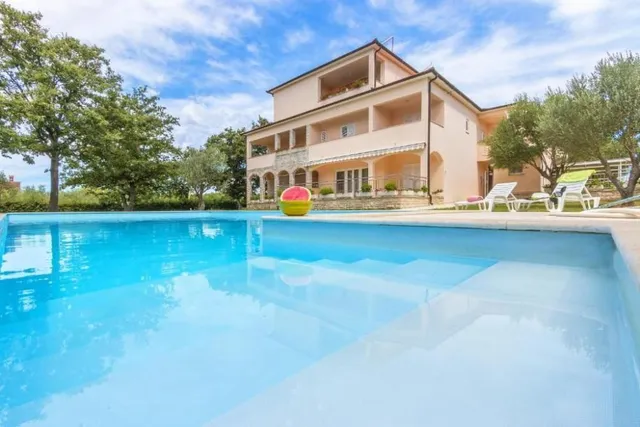 Hotel mit 17 Zimmern in Krnica, Marčana, Kroatien, zu verkaufen