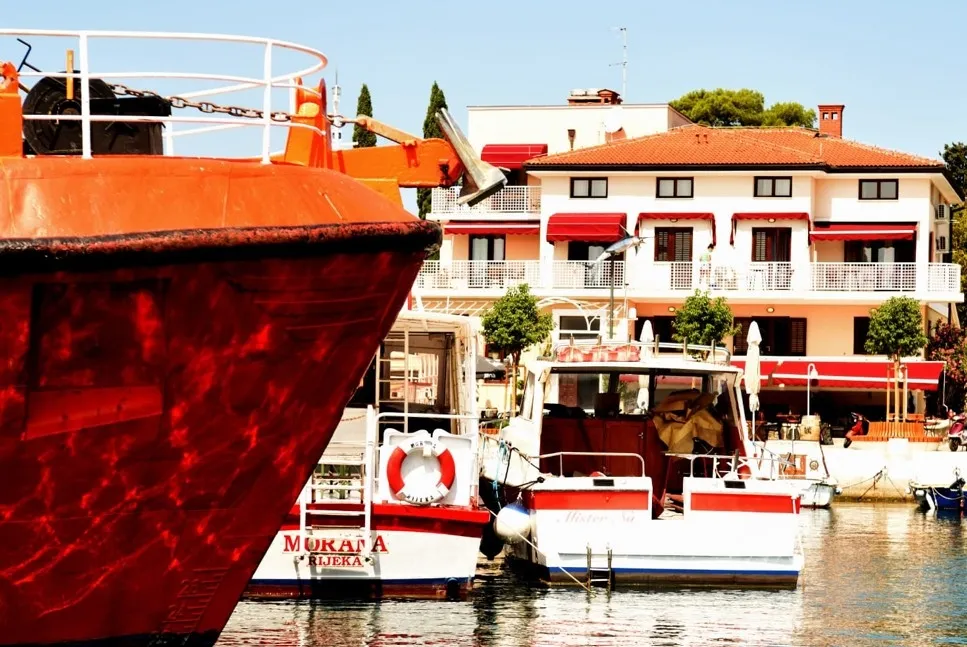 Hotel mit 8 Zimmern in Omišalj, Kroatien, zu verkaufen - 1