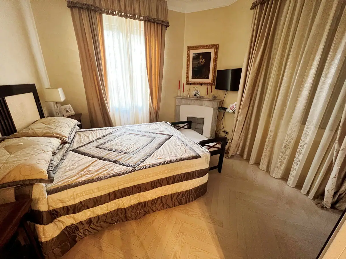 Luxuy villa with a pool and a sea view - 9