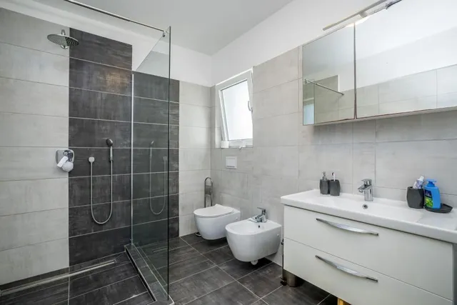 Hotel mit 7 Zimmern in Čižići, Dobrinj, Kroatien, zu verkaufen - 11