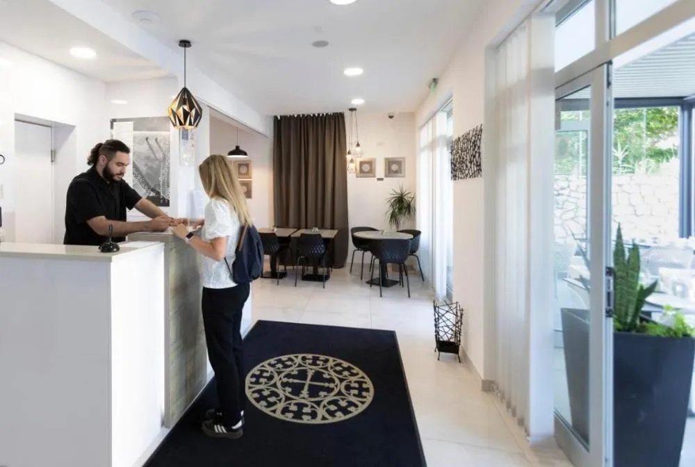 Hotel mit 19 Zimmern in Pag, Kroatien, zu verkaufen - 3