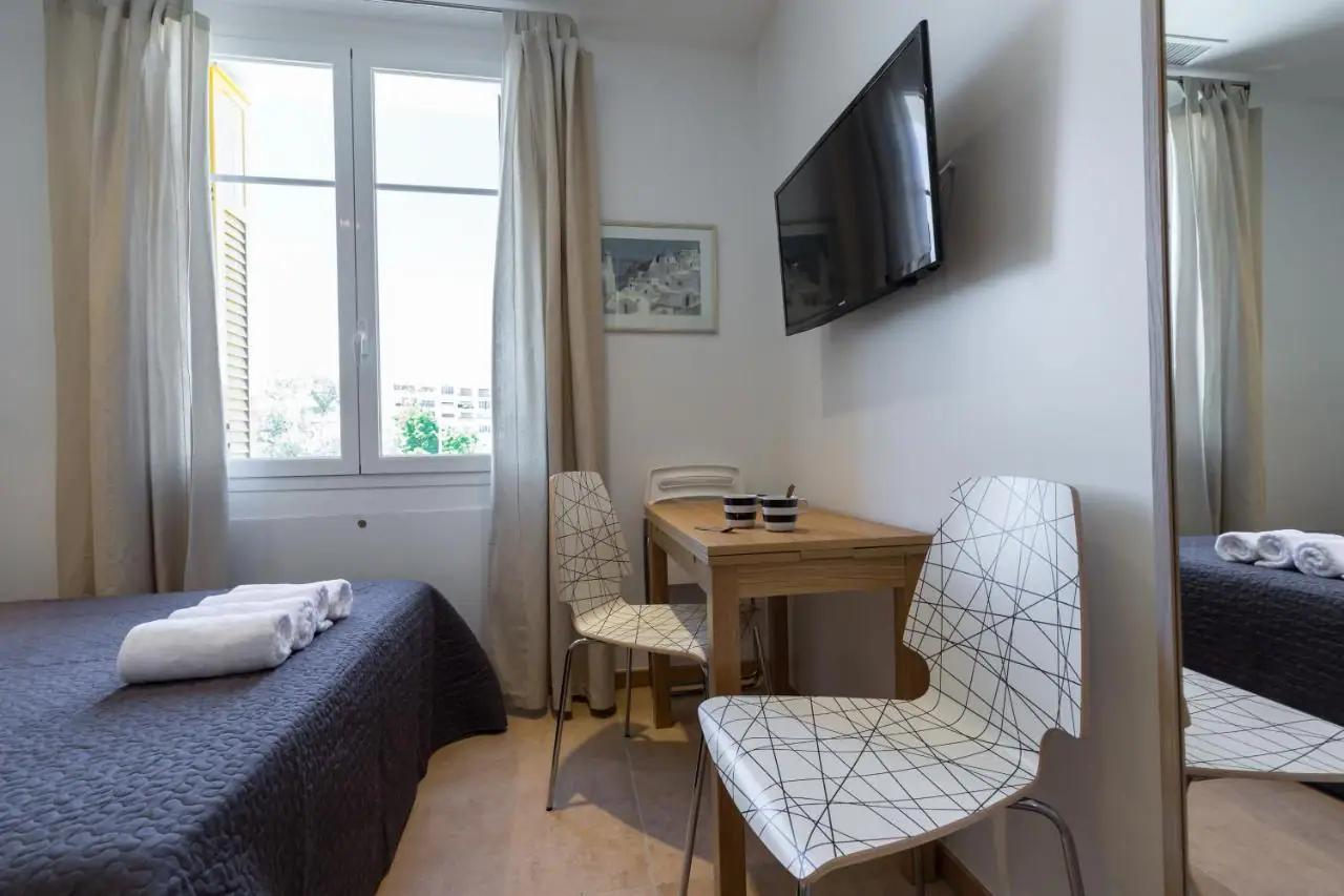 Mehrfamilienhaus mit hoher Rendite zu verkaufen, Cros-de-Cagnes, Foto 4 Mehrfamilienhaus mit hoher Rendite zu verkaufen, Cros-de-Cagnes, Foto 4