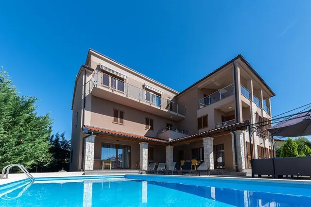 Hotel with 11 rooms in Banjole, Medulin, Croatia, for sale
