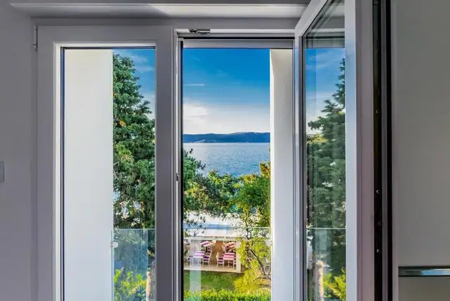 Newly renovated 3*** star hotel for sale right by the sea on Vinodolski riviera, photo 3