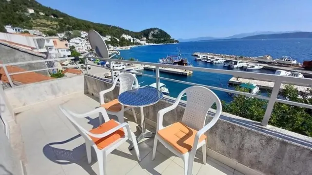 Hotel with 3 rooms in Živogošće, Croatia, for sale