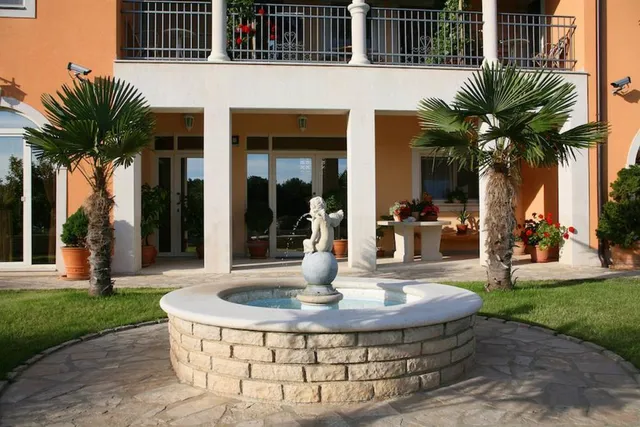 Hotel with 9 rooms in Medulin, Croatia, for sale - 9
