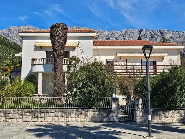 Hotel mit 7 Zimmern in Zaostrog, Kroatien, zu verkaufen
