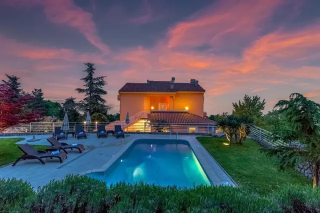 Hotel of 700 m² in Lovran, Croatia, for sale