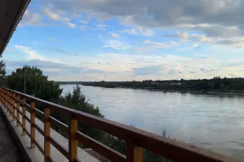 4****-star hotel in North Rhine-Westphalia on the beachfront of Rhein