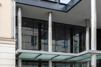 Amazing 4**** hotel in exhibition area of the 2d district of Vienna, for sale