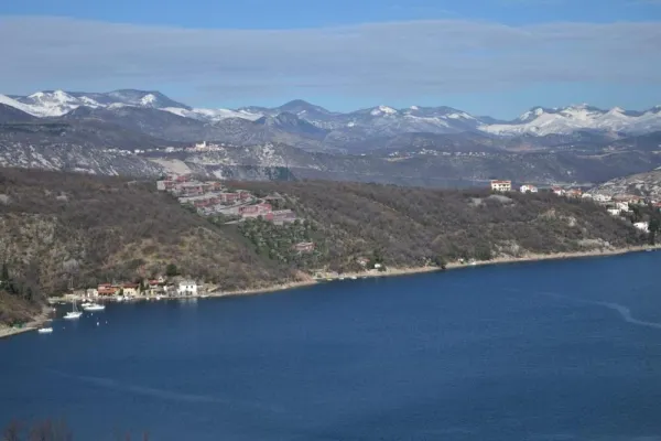 Investment project of seafront luxury condonimium construction in Rijeka suburb - pic.1 Investment project of seafront luxury condonimium construction in Rijeka suburb - pic.1