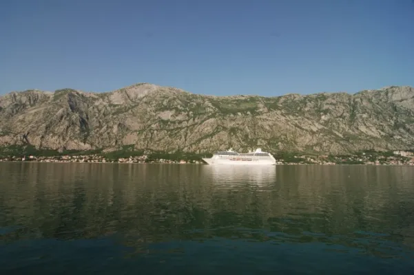 Spacious urbanized land plot in Stoliv meant for lux residence of 43 apartments - pic.3 Spacious urbanized land plot in Stoliv meant for lux residence of 43 apartments - pic.3