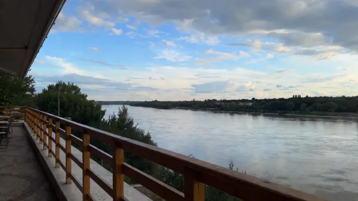 4****-звездочный отель в Северном Рейне-Вестфалии на набережной Рейна - фото 1