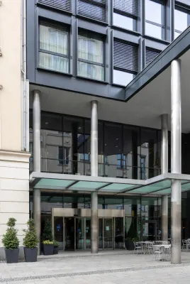 Amazing 4**** hotel in exhibition area of the 2d district of Vienna, for sale - pic.1